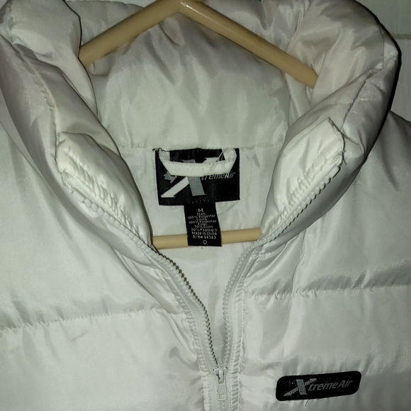 Vest White - Picture 1 of 4